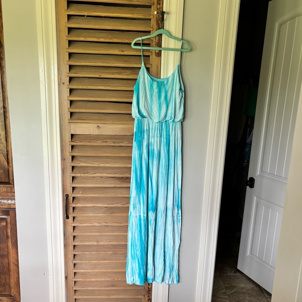 Pink Blush Maternity Blue and White Tie-Dye Maxi Dress size Medium